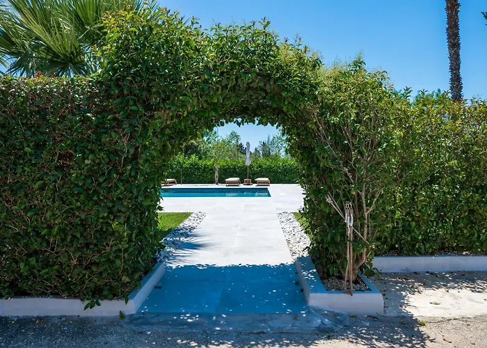 Villa Dolmen Beach